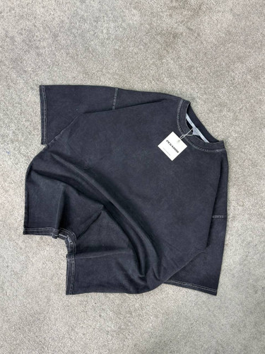 تیشرت سنگشور بیسیک ذغالی با طراحی مینیمال و استایل ترند